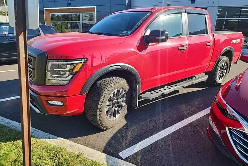 2021 Nissan Titan PRO-4X photo 1