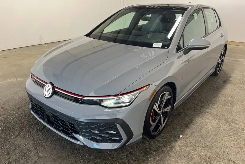 2025 Volkswagen Golf GTI SE photo 1