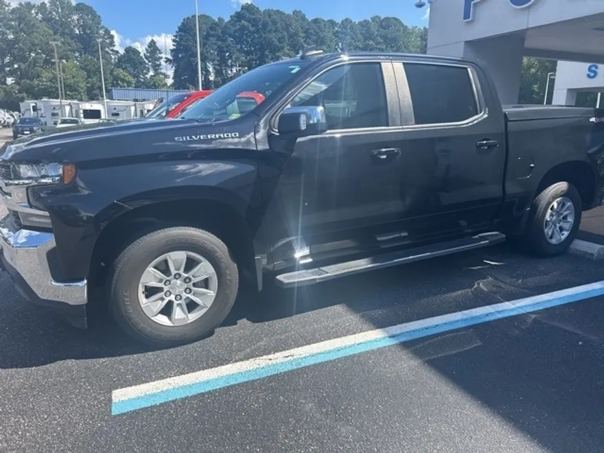 2020 Chevrolet Silverado 1500 LT photo 1
