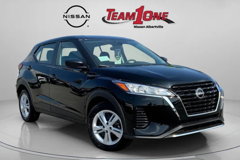 2025 Nissan Kicks Play S photo 1