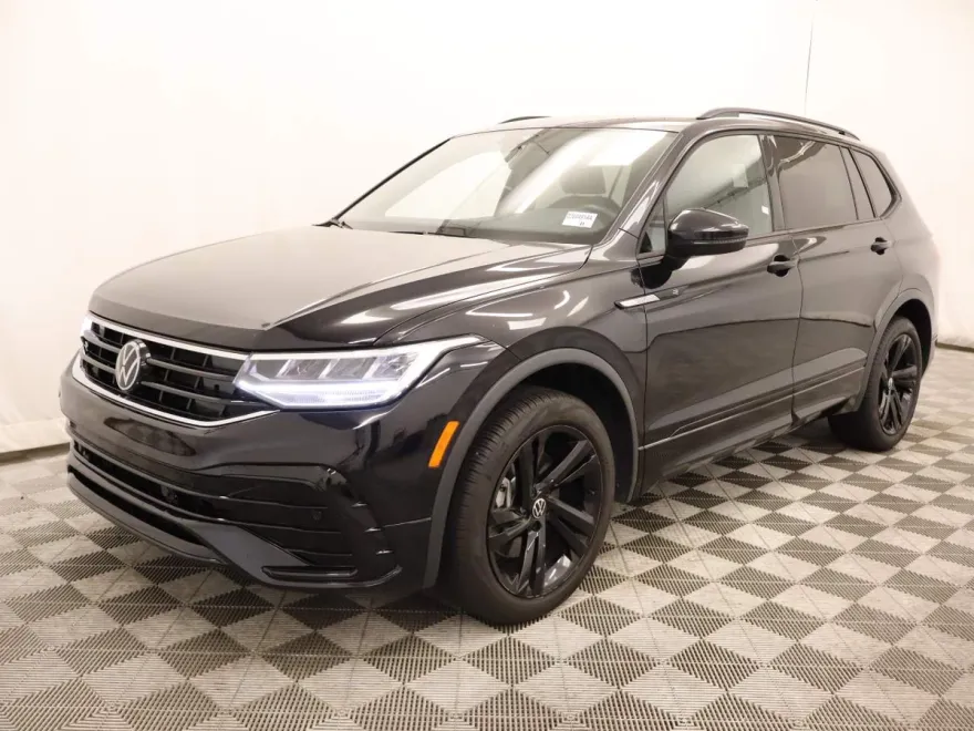 2024 Volkswagen Tiguan SE R-Line Black photo 1