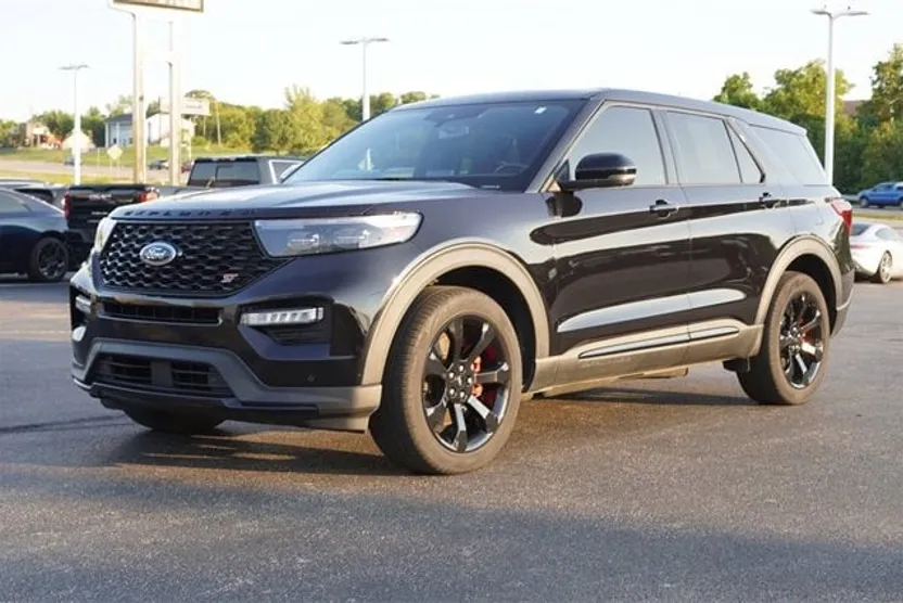 2022 Ford Explorer ST photo 1