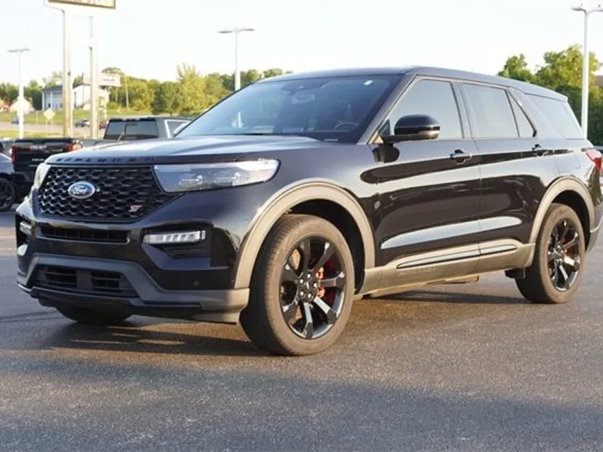 2022 Ford Explorer ST photo 1