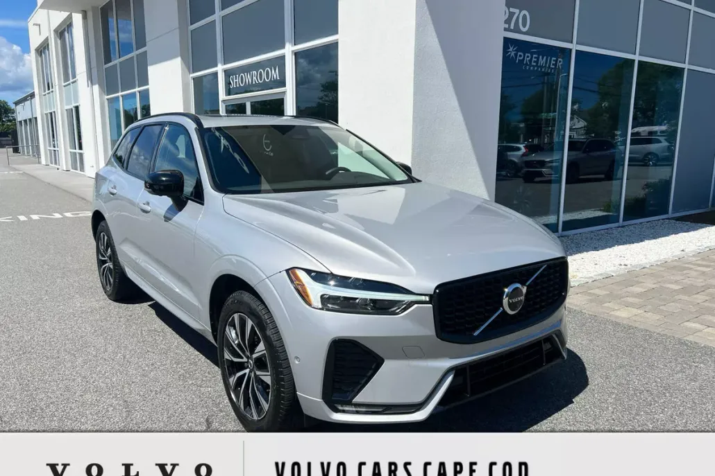 2025 Volvo XC60 B5 Plus photo 1