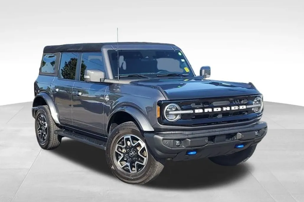 2024 Ford Bronco Outer Banks photo 1