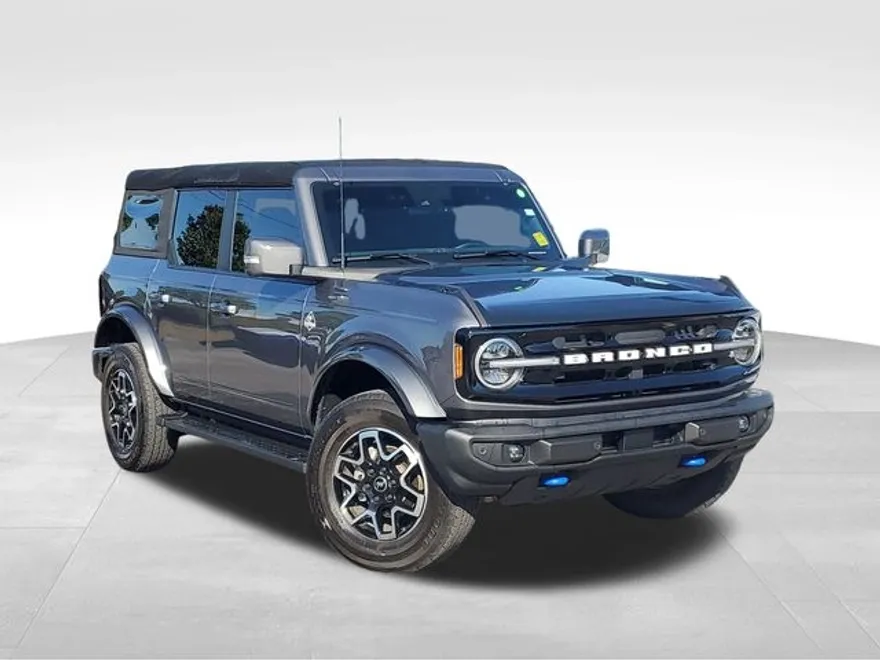 2024 Ford Bronco Outer Banks photo 1