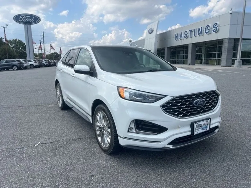 2021 Ford Edge Titanium photo 1