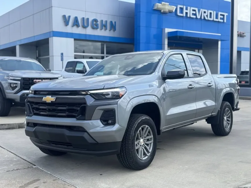 2026 Chevrolet Colorado LT photo 1