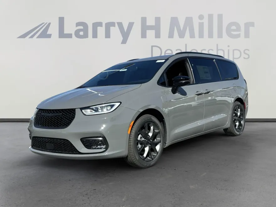 2025 Chrysler Pacifica Limited photo 1