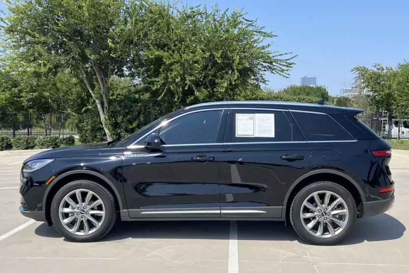 2022 Lincoln Corsair Standard photo 1