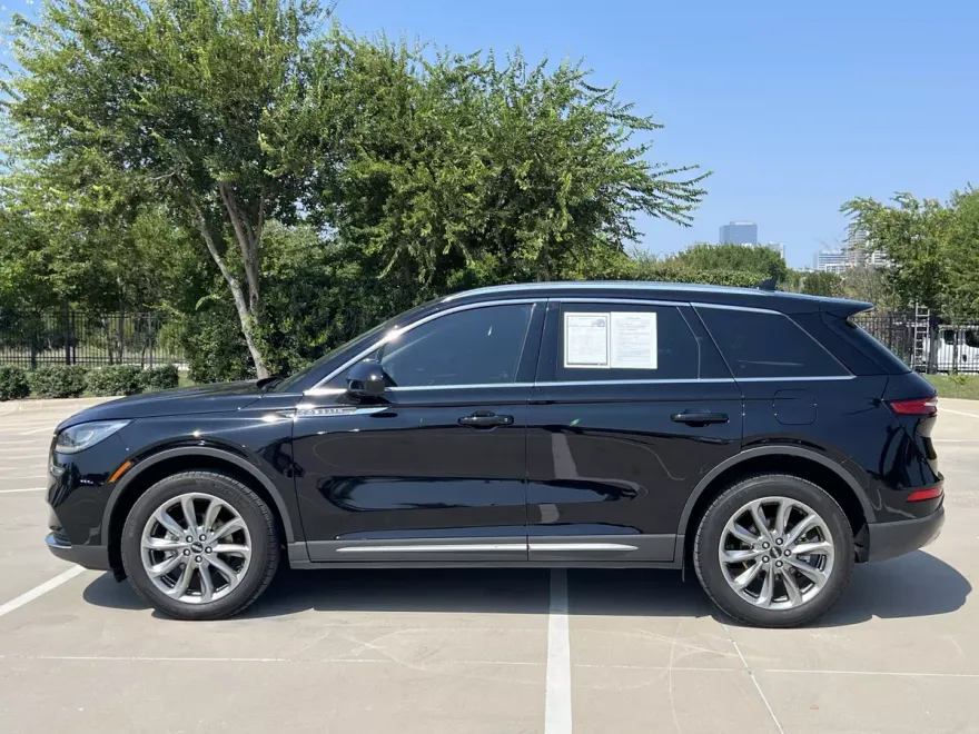 2022 Lincoln Corsair Standard photo 1