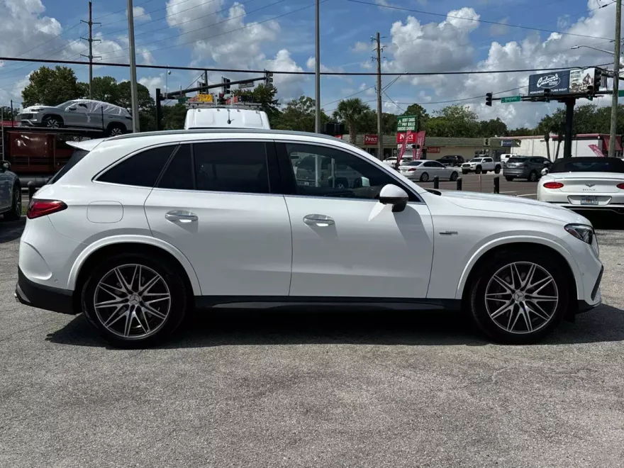 2024 Mercedes Benz GLC AMG 43 4MATIC photo 1
