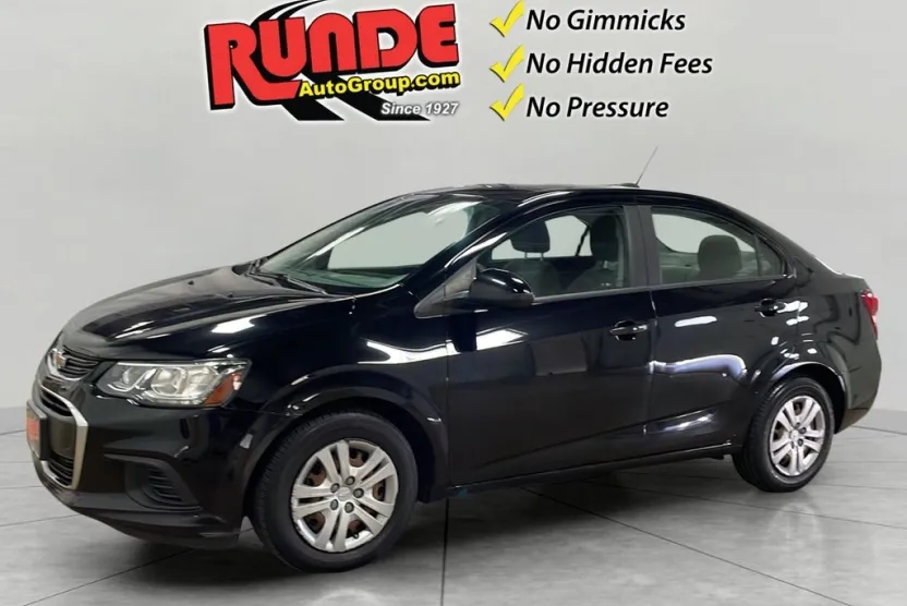 2017 Chevrolet Sonic LS photo 1