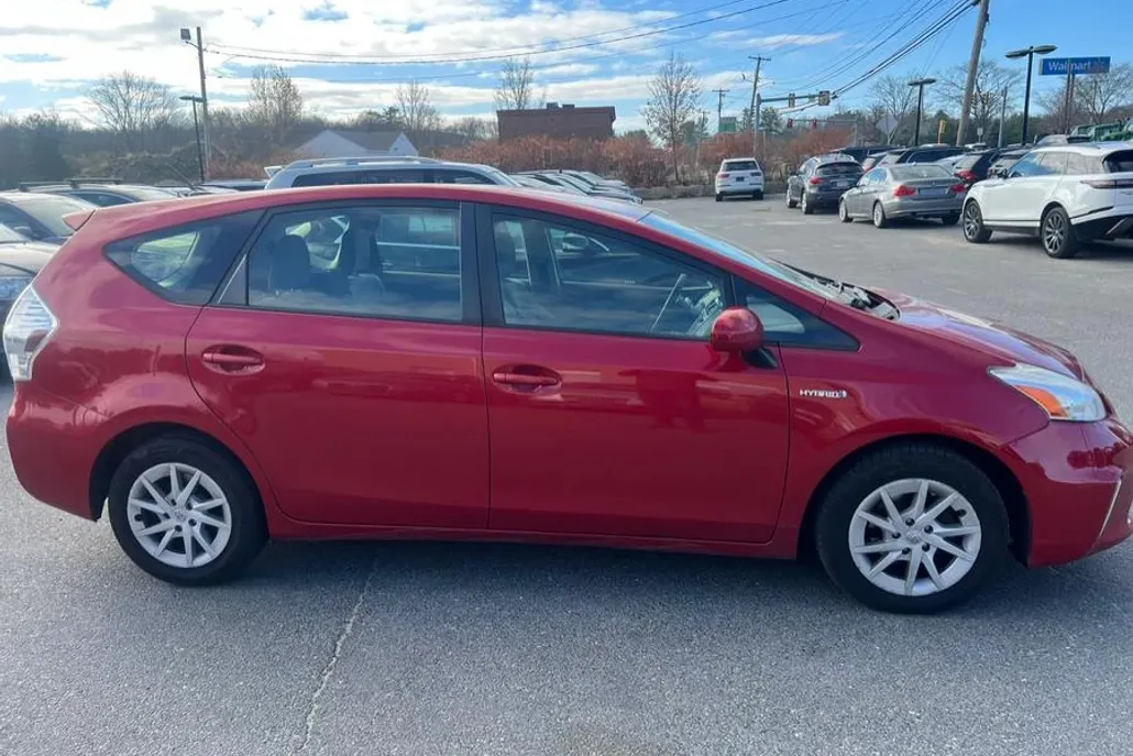 2012 Toyota Prius V Five photo 1