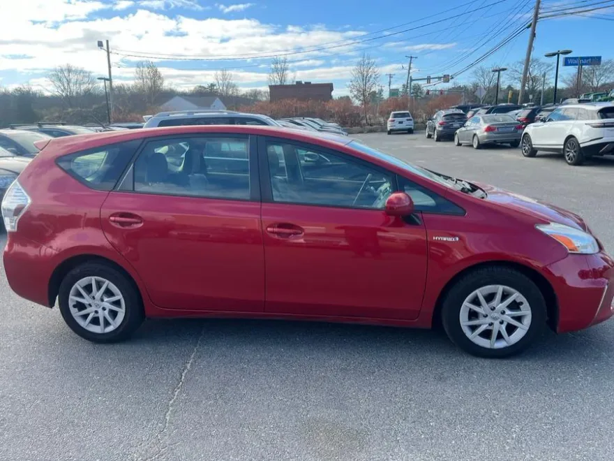 2012 Toyota Prius V Five photo 1