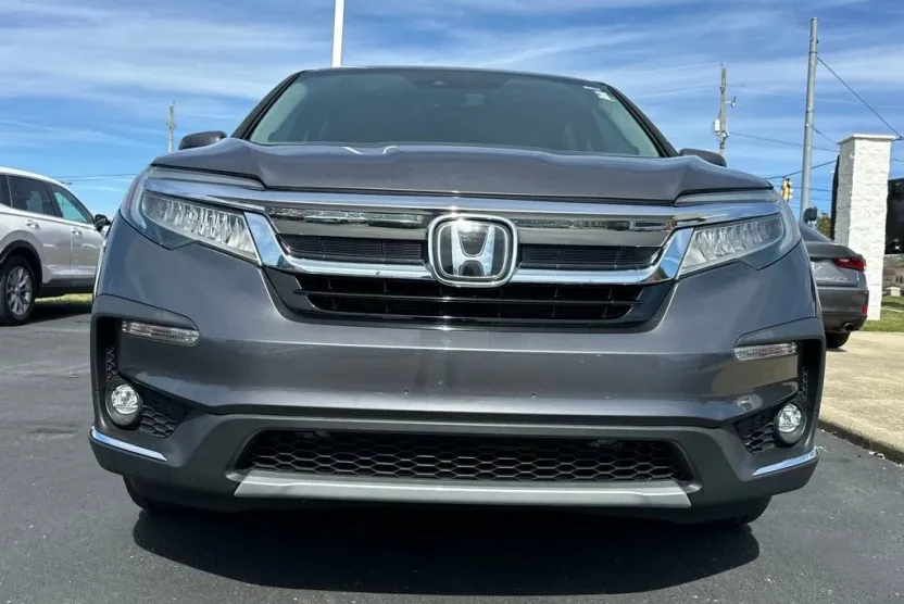 2019 Honda Pilot Touring photo 1
