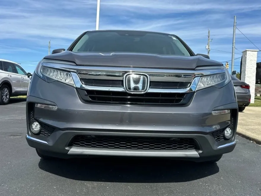 2019 Honda Pilot Touring photo 1