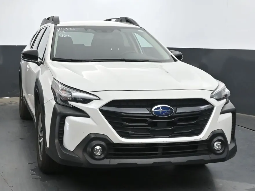 2023 Subaru Outback Premium photo 1