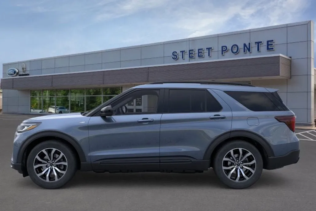 2025 Ford Explorer ST-Line photo 1