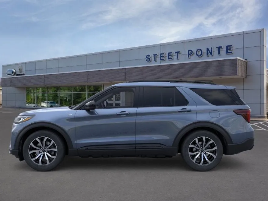 2025 Ford Explorer ST-Line photo 1