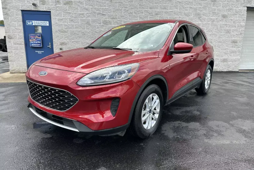 2020 Ford Escape SE photo 1