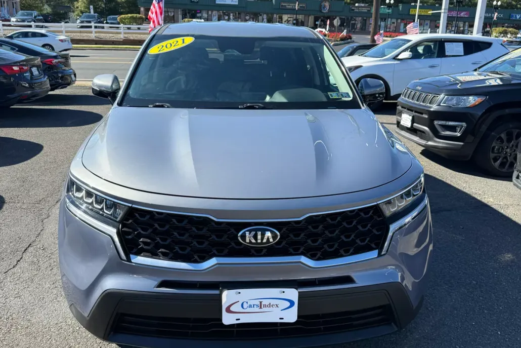 2021 Kia Sorento LX photo 1