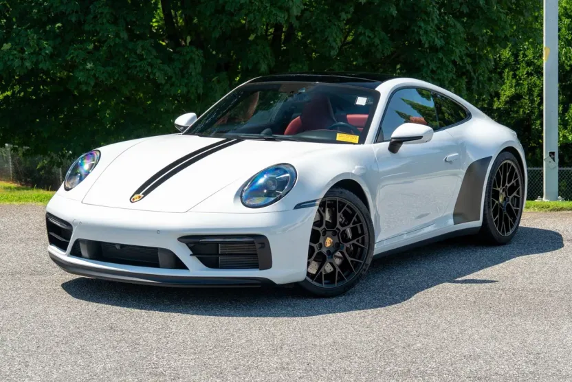2022 Porsche 911 GTS photo 1