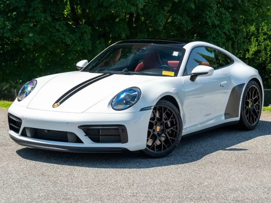 2022 Porsche 911 GTS photo 1