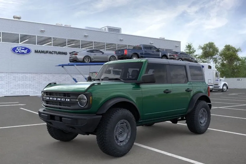2025 Ford Bronco Base photo 1