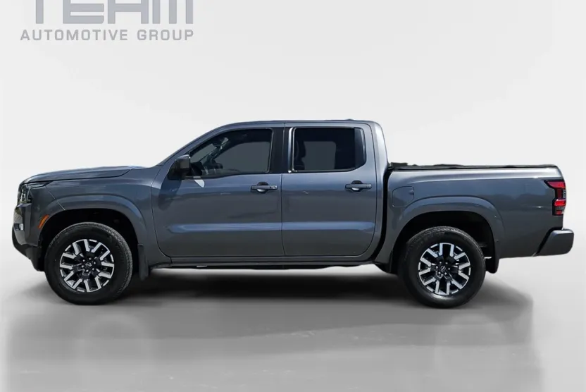 2022 Nissan Frontier Crew Cab photo 1