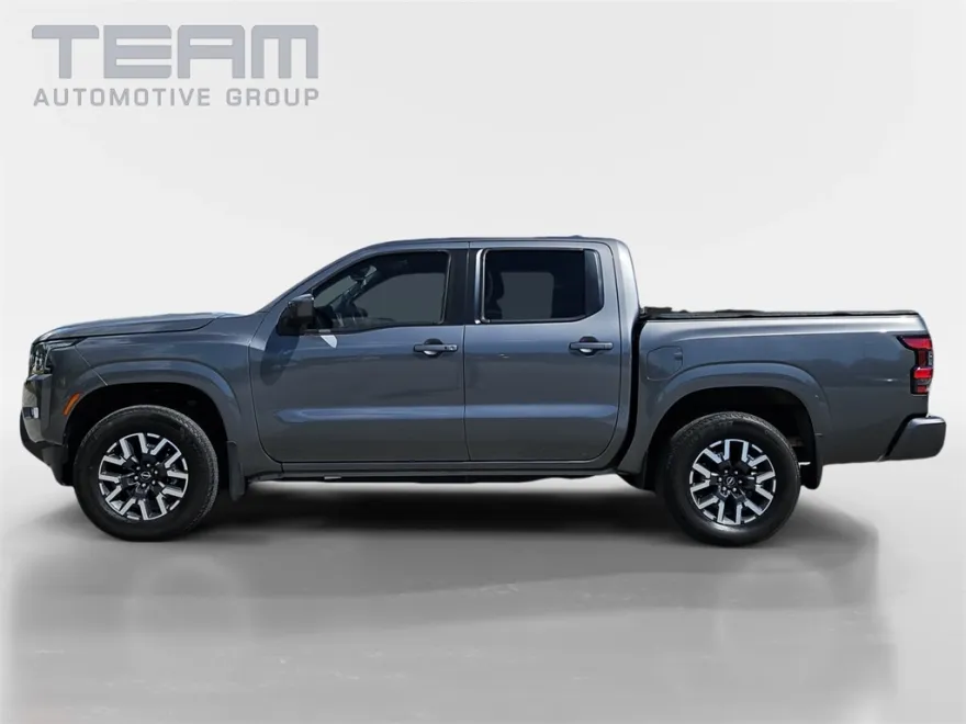 2022 Nissan Frontier Crew Cab photo 1