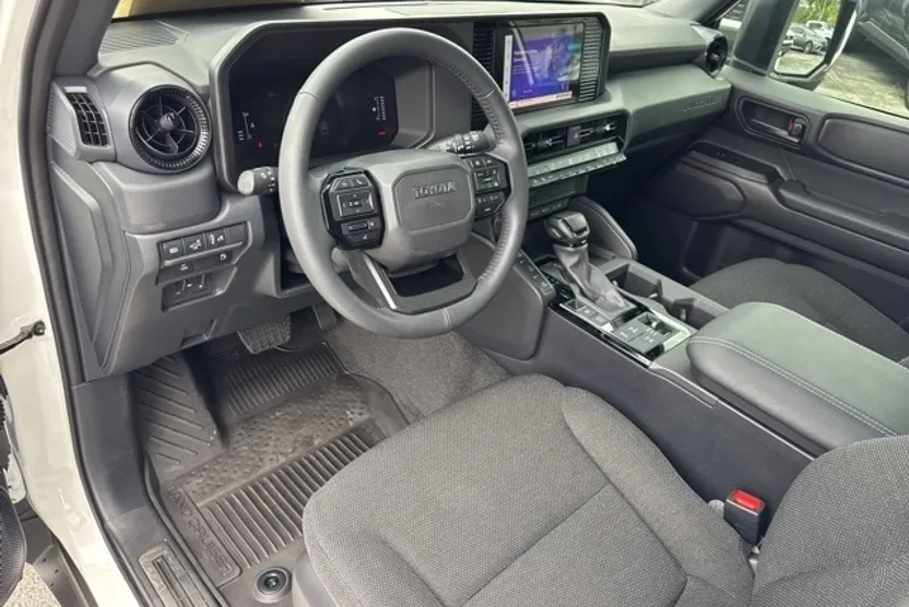2025 Toyota Highlander Hybrid photo 1