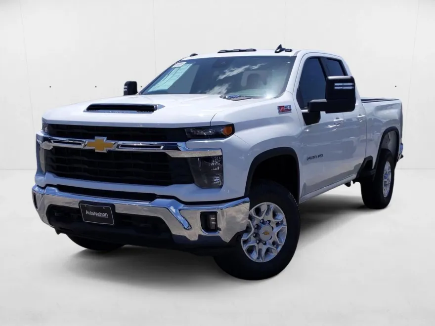 2025 Chevrolet Silverado 2500HD LT photo 1