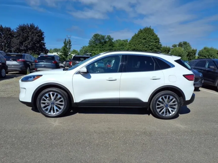 2022 Ford Escape Titanium photo 1