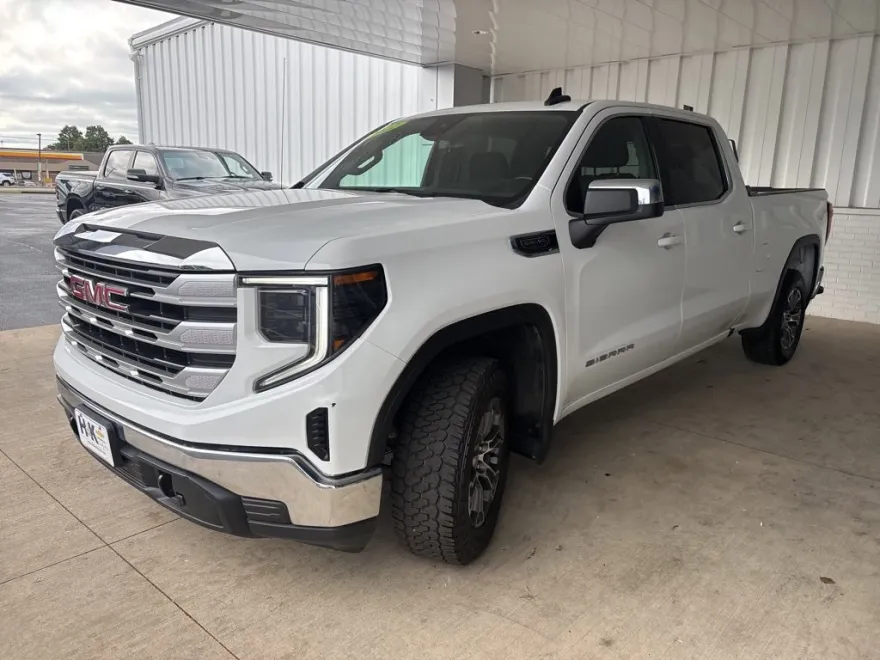 2022 Gmc Sierra 1500 SLE photo 1