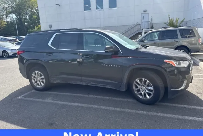 2021 Chevrolet Traverse Cloth photo 1
