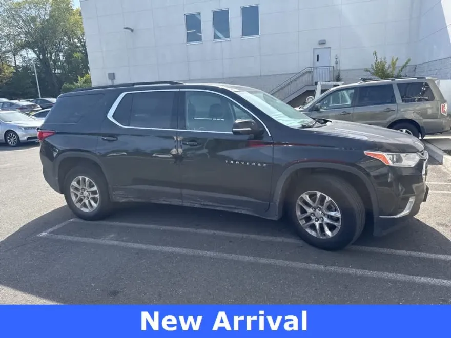 2021 Chevrolet Traverse Cloth photo 1