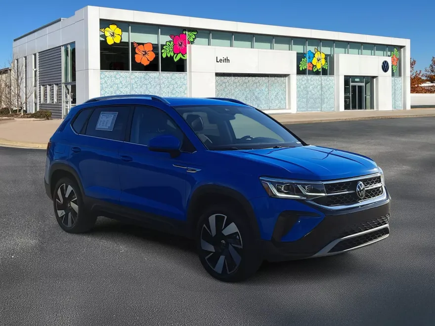2024 Volkswagen Taos SEL photo 1
