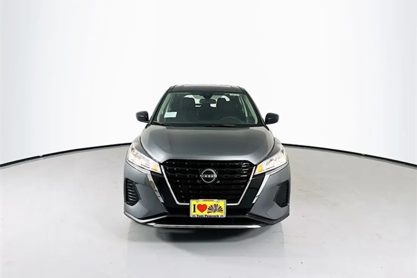 2024 Nissan Kicks S photo 1