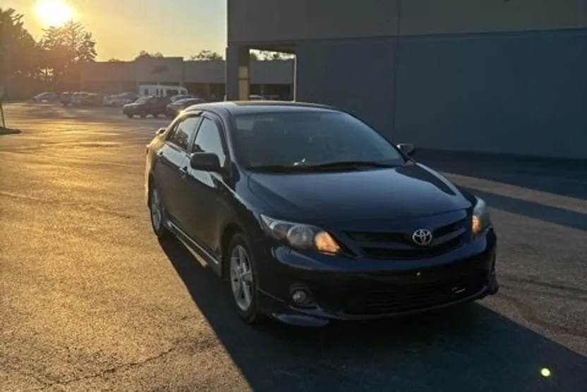 2013 Toyota Corolla S photo 1