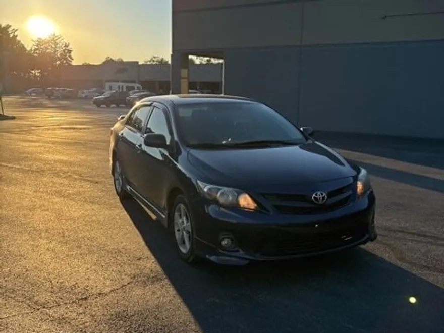 2013 Toyota Corolla S photo 1