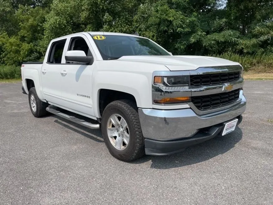 2018 Chevrolet Silverado 1500 LT photo 1