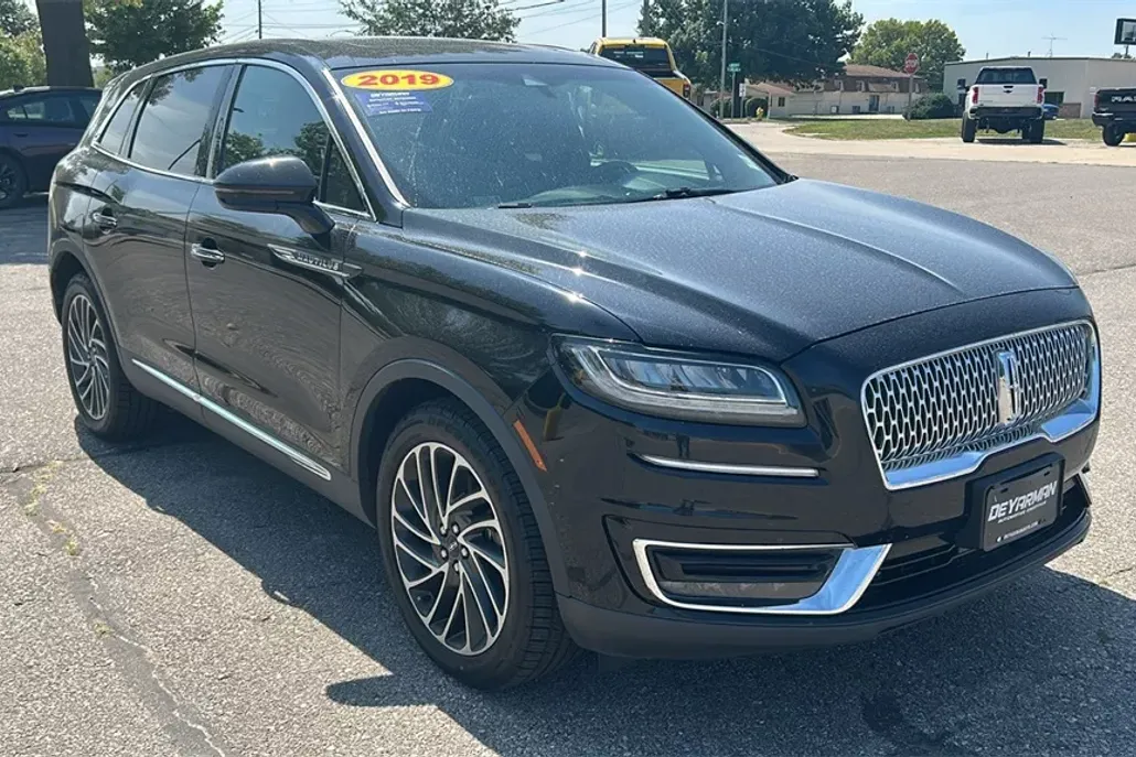 2019 Lincoln Nautilus Reserve photo 1