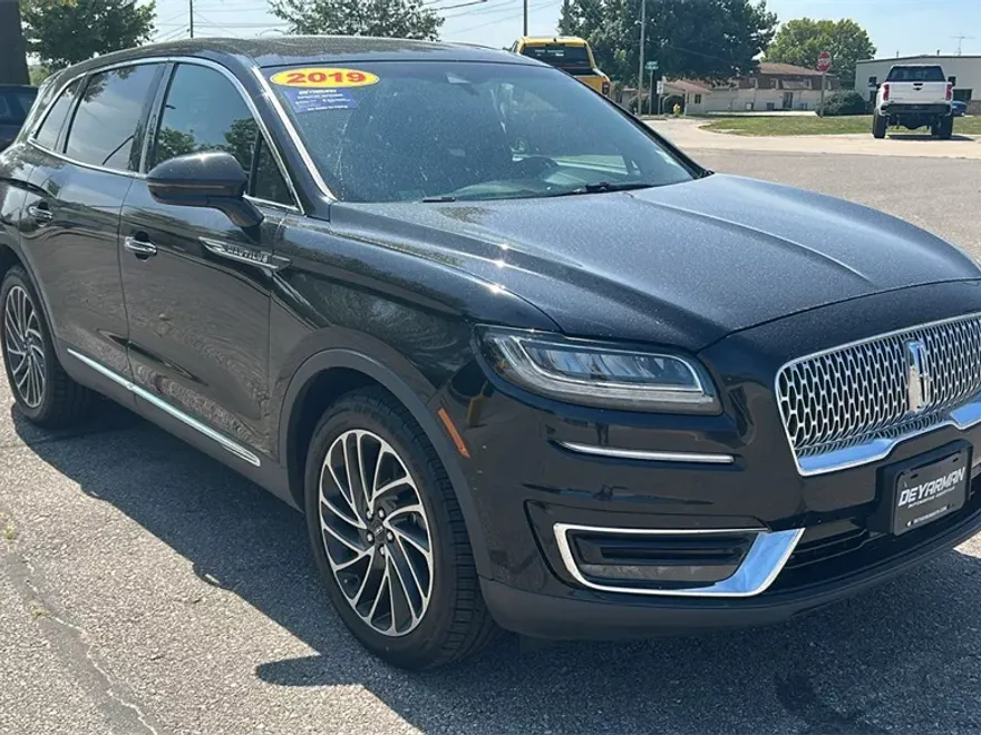 2019 Lincoln Nautilus Reserve photo 1