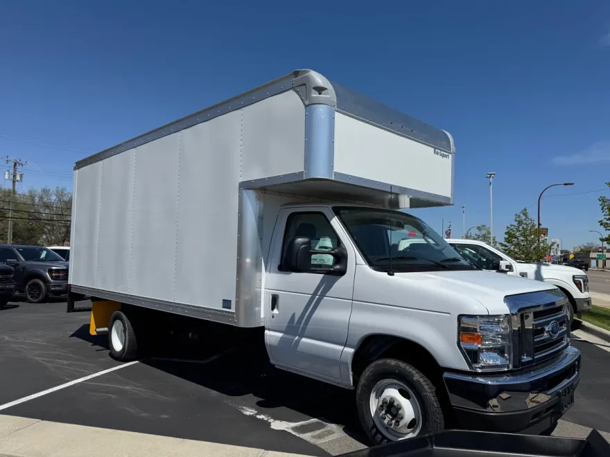 2025 Ford E-350 photo 1