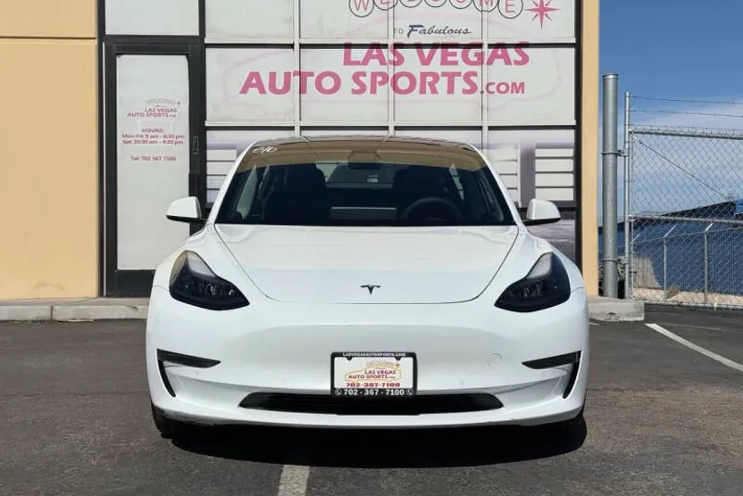 2021 Tesla Model 3 Standard Range Plus photo 1