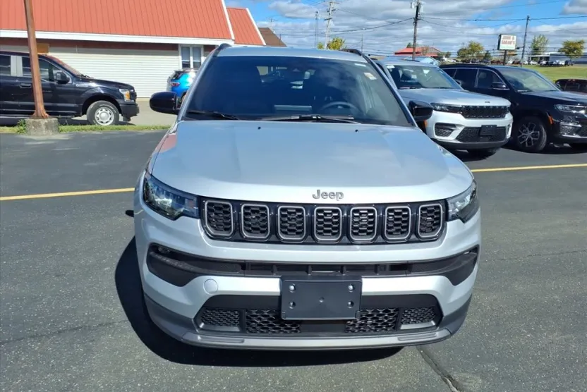 2026 Jeep Compass Latitude photo 1