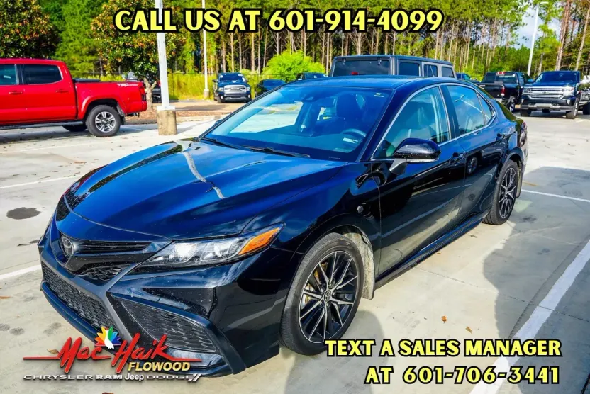 2023 Toyota Camry SE photo 1