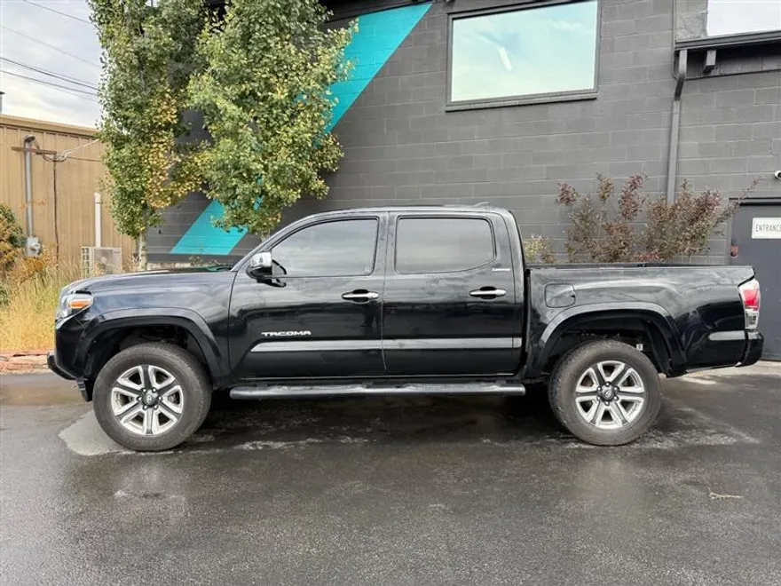 2018 Toyota Tacoma Limited photo 1