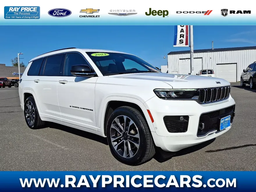 2023 Jeep Grand Cherokee Overland photo 1